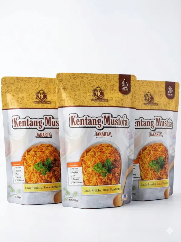 Ibu cerdas di Jakarta sedang menyiapkan bekal sekolah anak dengan Kentang Mustofa Mulya Cuisine varian non-pedas yang praktis dan sehat.